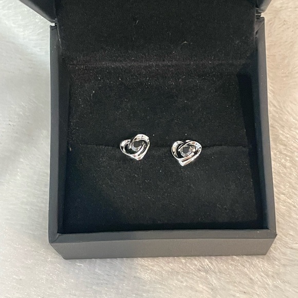 Jewelry - Heart shaped with black Moissanite 0.3ct earrings